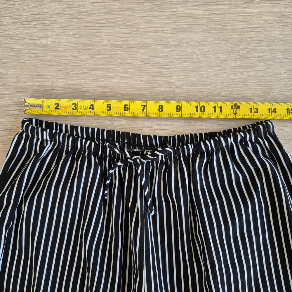 No Boundaries Black and White Pinstripe Wide-Leg Pants - Picture 5 of 12
